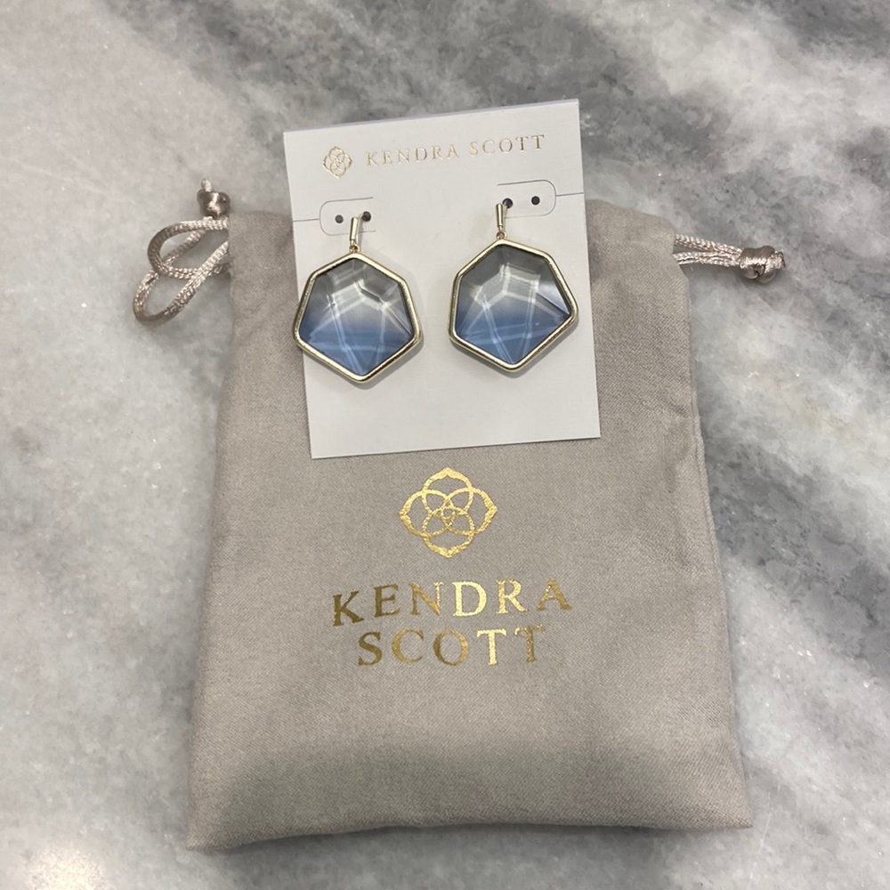 New Kendra Scott, clear to blue stone